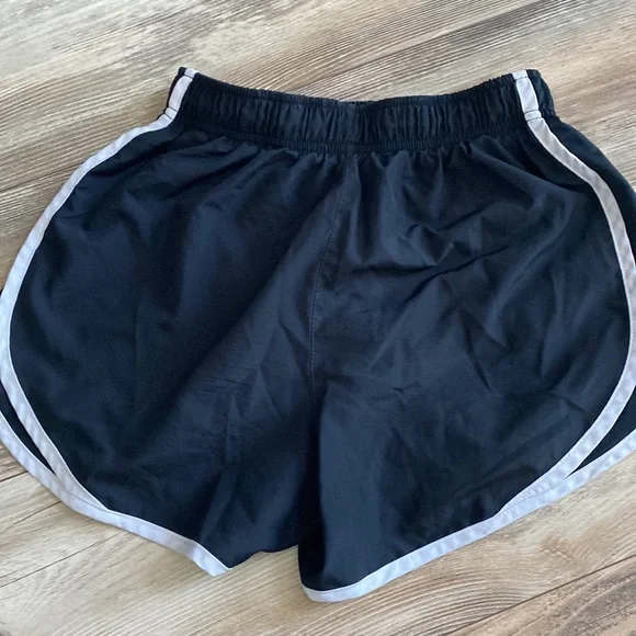 Nike shorts size XS - Picture 2 of 4